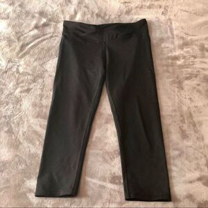 FABLETICS Capri legging size Small